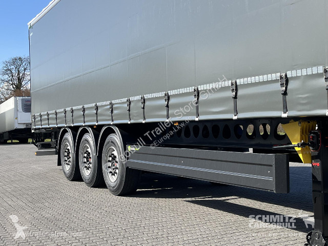 Semitrailer Berger Curtainsider Standard Getränke