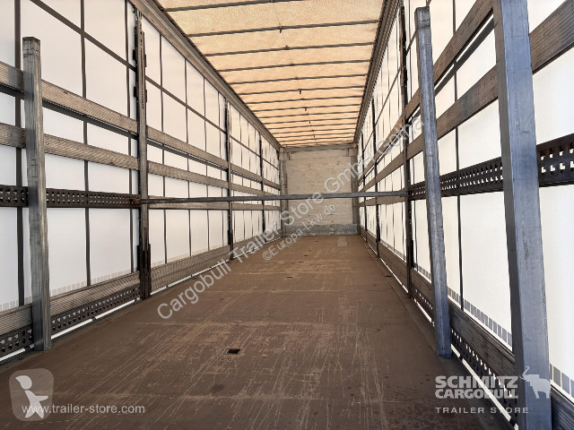 Návěs Schmitz Cargobull Curtainsider Mega Getränke