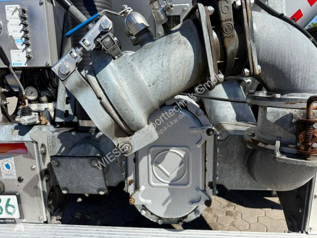Semitrailer D-TEC Gülletankauflieger 30m³...