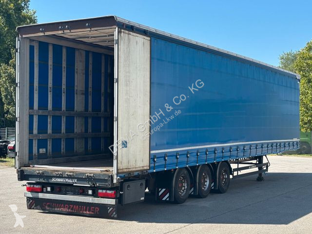 Semitrailer Schwarzmüller...