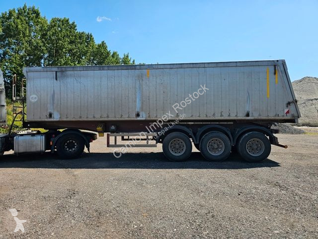 Semi reboque Carnehl ca. 44 cbm Getreidekipper,...