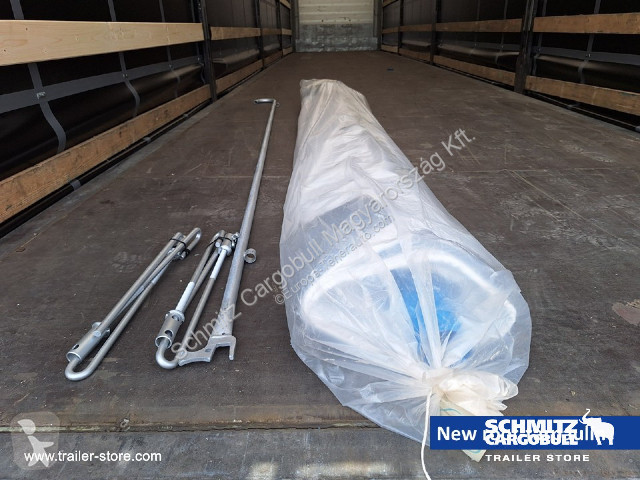 Sættevogn Schmitz Cargobull Curtainsider Mega
