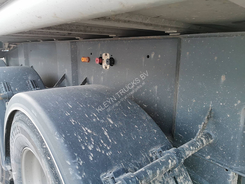 Semi reboque Carnehl 26M3