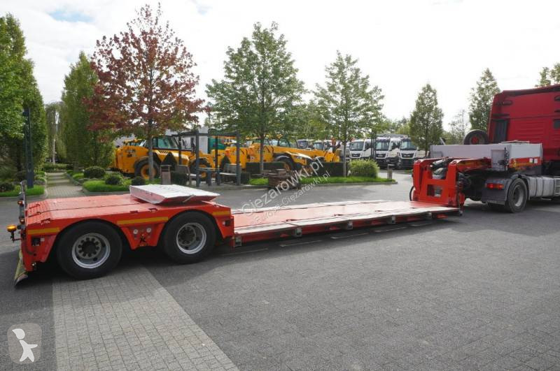 Полуремарке Kässbohrer LB2 TIEF-BETT low loader...