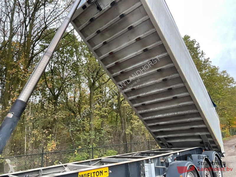 Semitrailer Wielton NW-3 26m3 kippertrailer 3...