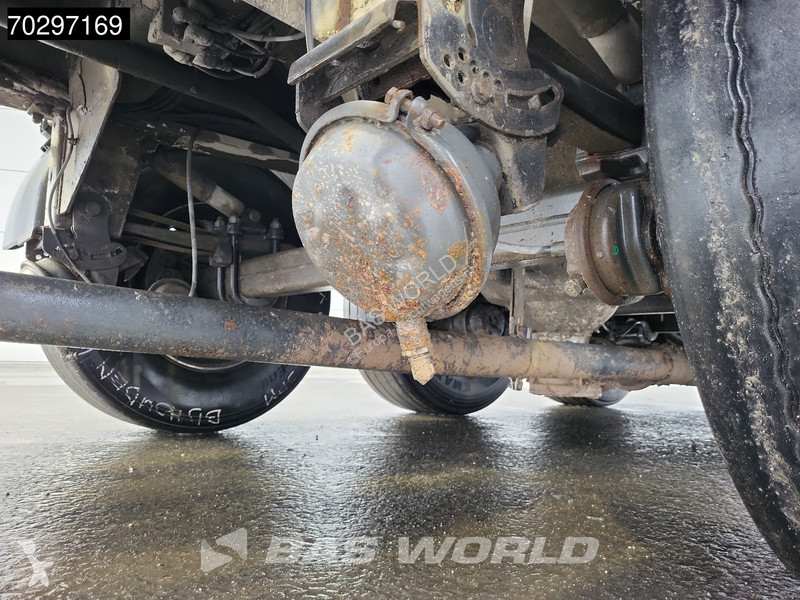 Semi remorque  SVM 39000L Liftachse Cement