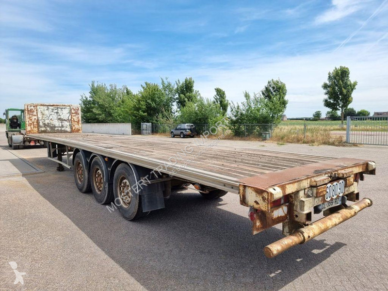 نصف مقطورة Titan Mercedes Titan 3-axle flatbed...
