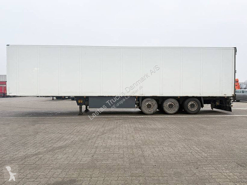 نصف مقطورة Schmitz Cargobull Refrigerated...