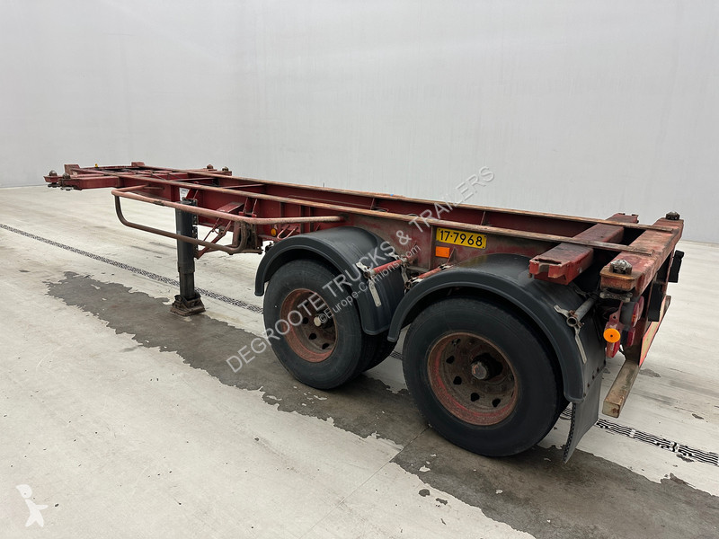 نصف مقطورة Fruehauf Skelet 20 ft