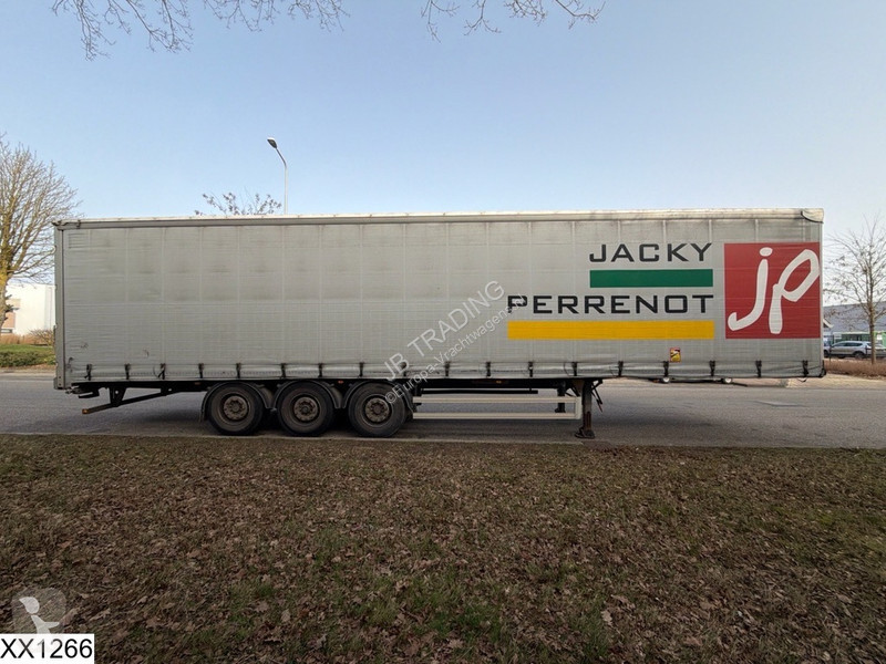 نصف مقطورة Fruehauf Tautliner Lift axle