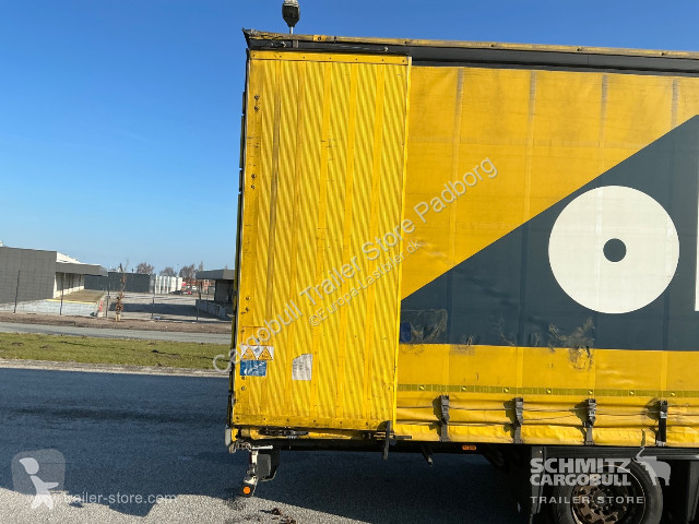 نصف مقطورة Schmitz Cargobull Curtainsider Mega