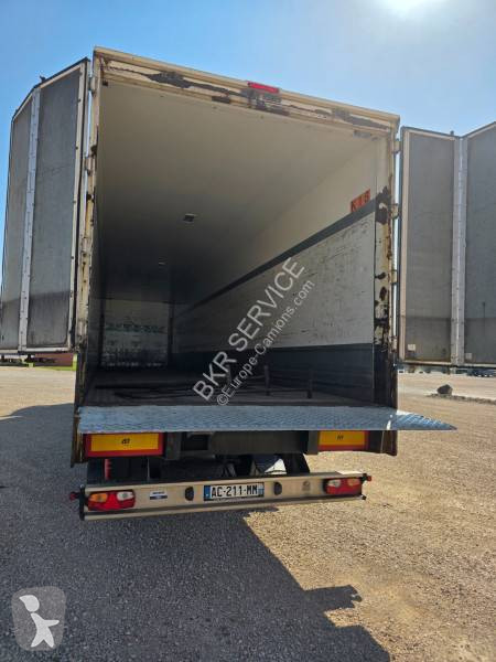 نصف مقطورة Van Hool