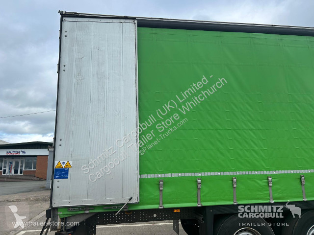 نصف مقطورة Schmitz Cargobull Curtainsider...