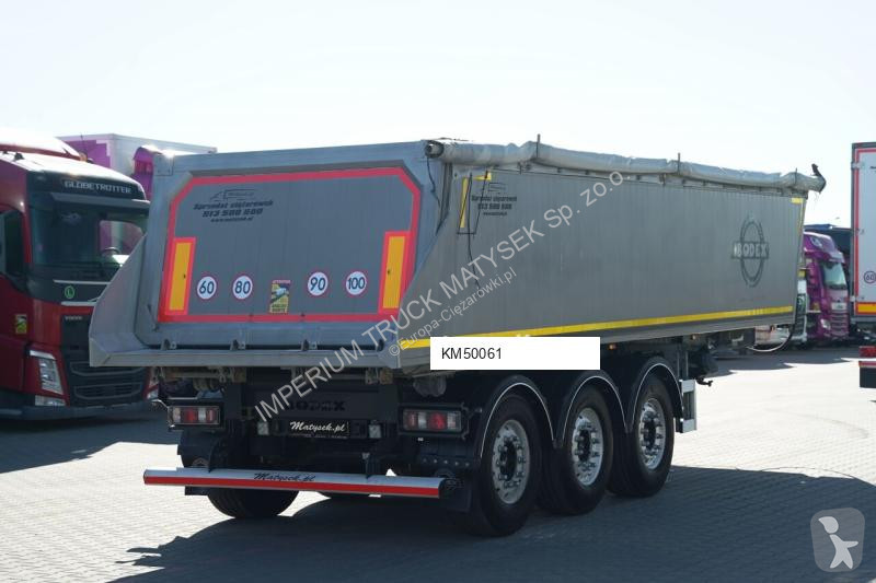 نصف مقطورة Bodex