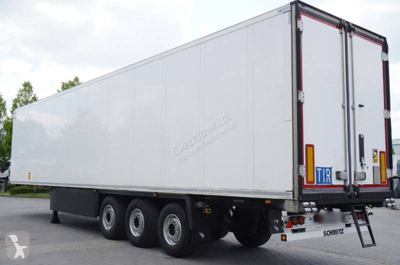 Полуремарке Schmitz Cargobull refrigerator...