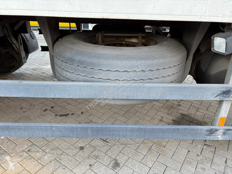 نصف مقطورة Schmitz Cargobull 18 + STEERING AXLE...