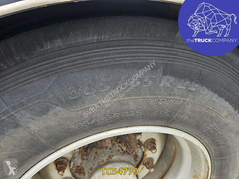 نصف مقطورة Trailor