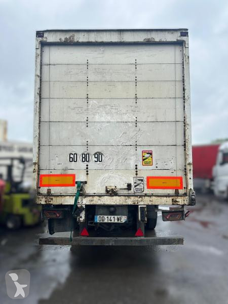 نصف مقطورة Fruehauf