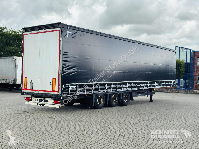 Návěs Schmitz Cargobull Curtainsider Mega Getränke