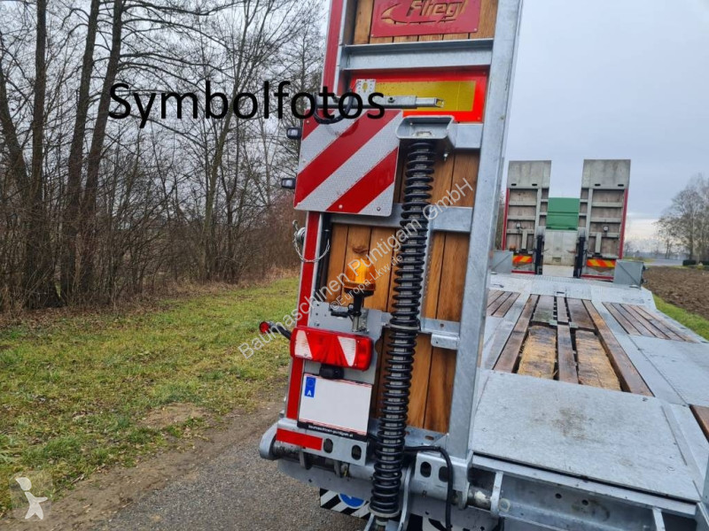نصف مقطورة Fliegl DTS 300