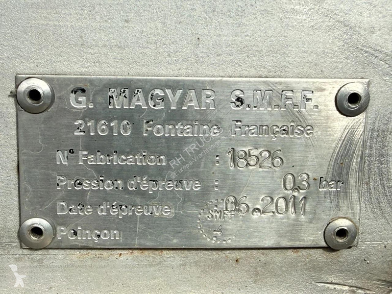 Oplegger Magyar S40EBT 3 AXLE MILKTANK