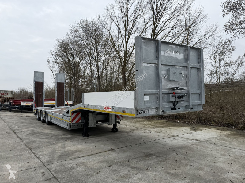 Náves Möslein ST 3  3 Achs Satteltieflader neu