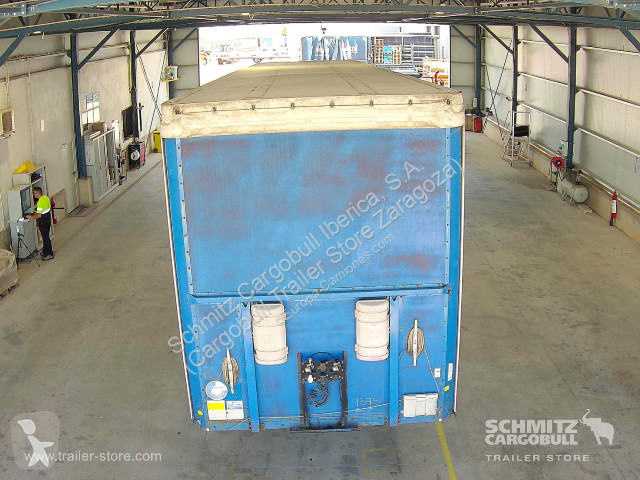 نصف مقطورة Berger Curtainsider Standard