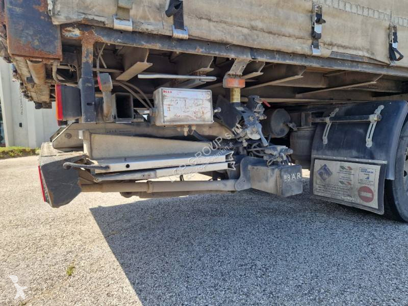 نصف مقطورة Schmitz Cargobull SK010