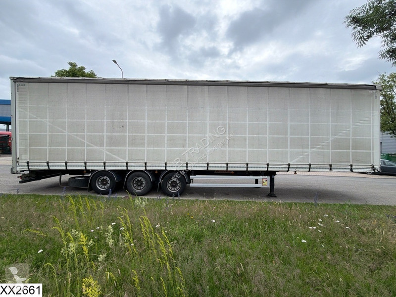 نصف مقطورة Fruehauf Tautliner
