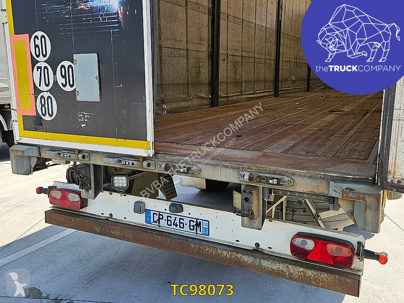 نصف مقطورة Fruehauf