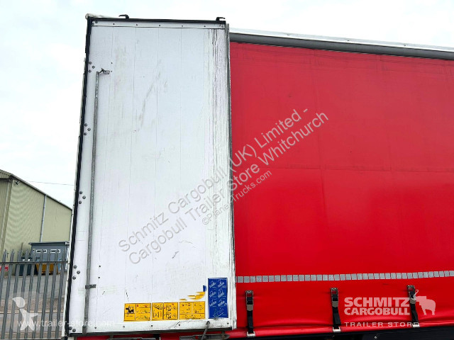 نصف مقطورة Kässbohrer Curtainsider Standard