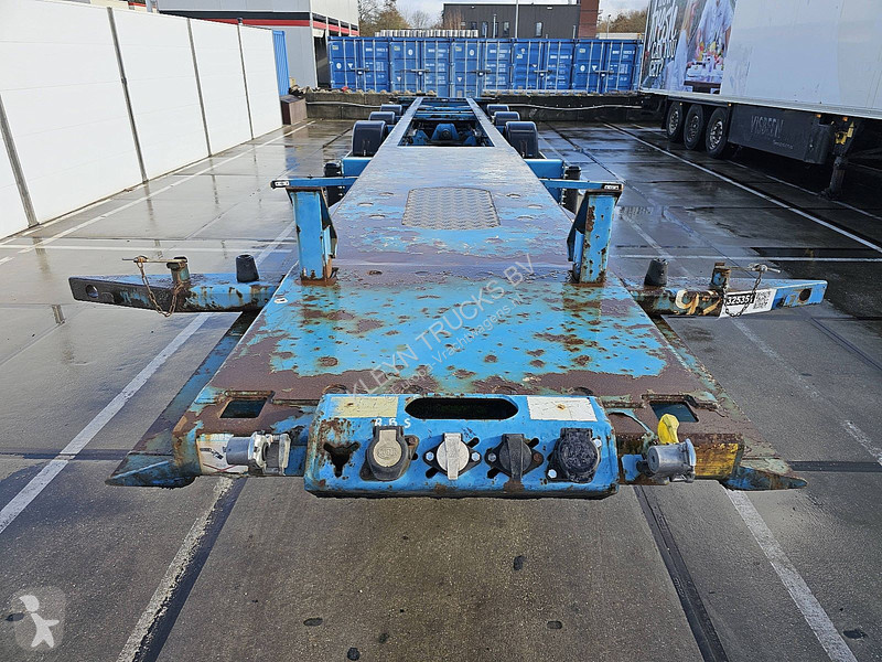 نصف مقطورة Renders CHASSIS