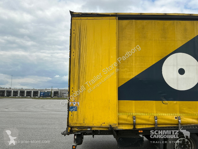نصف مقطورة Schmitz Cargobull Curtainsider Mega