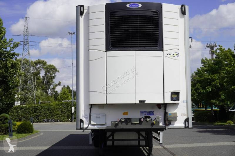 Полуремарке Lamberet refrigerated semi-trailer...