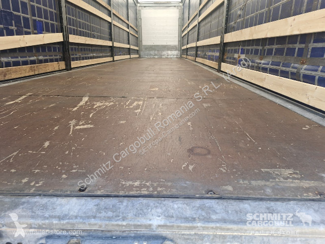 نصف مقطورة Schmitz Cargobull Curtainsider Mega