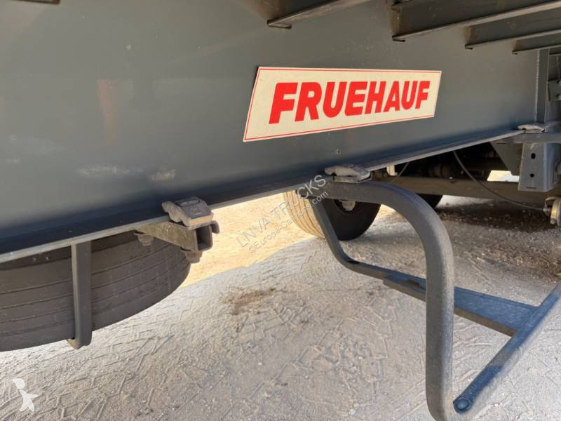 Semirimorchio Fruehauf Fourgon avec hayon