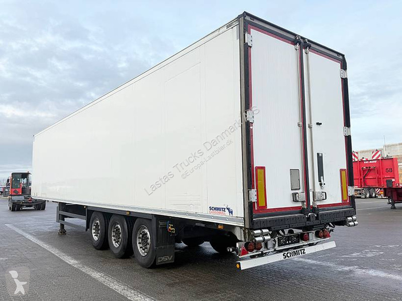 نصف مقطورة Schmitz Cargobull Refrigerated...