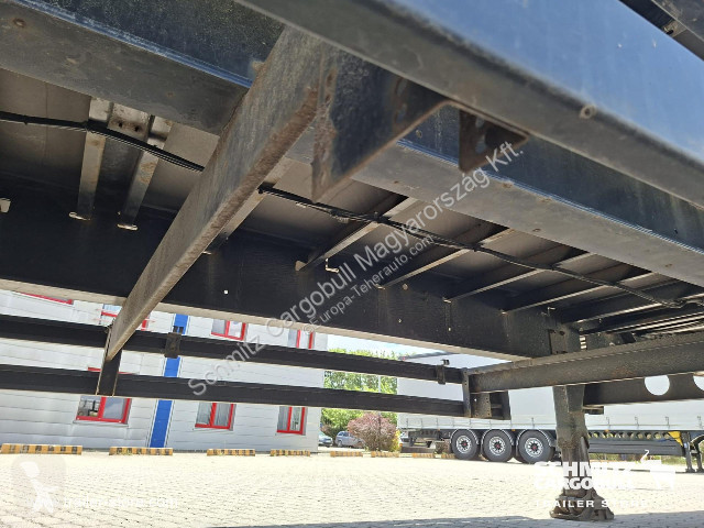 نصف مقطورة Kögel Curtainsider Mega