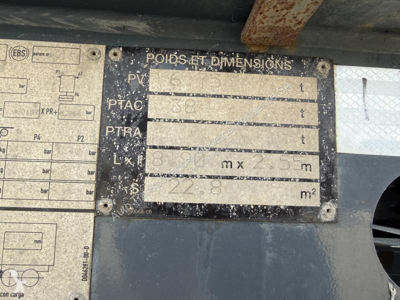 نصف مقطورة Benalu  Semi-Reboque