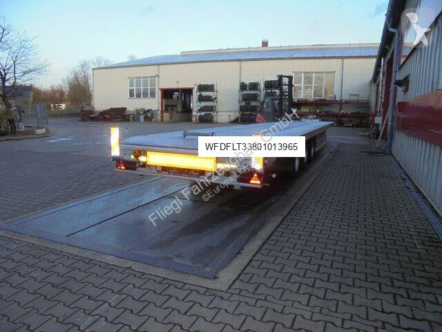 Трал Fliegl Plateauauflieger zum Fahrzeugtransport