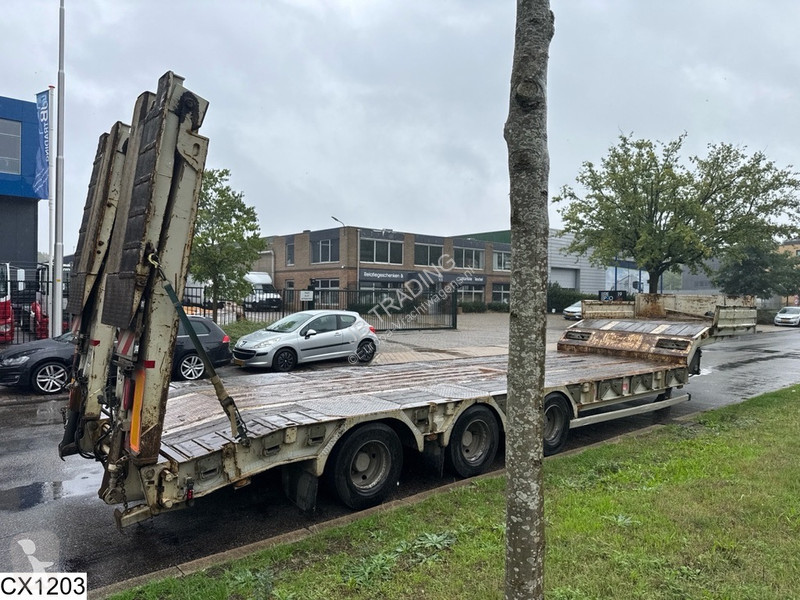 Porte engins Kaiser Lowbed 57,000 kg, steering...
