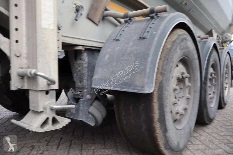Semitrailer Benalu * C39 * 3AXLE * 26cub *