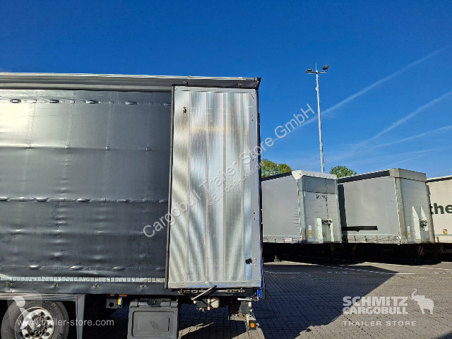 Semitrailer Schmitz Cargobull Curtainsider Mega...