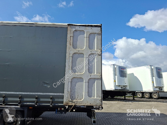 Semitrailer Krone Curtainsider Mega