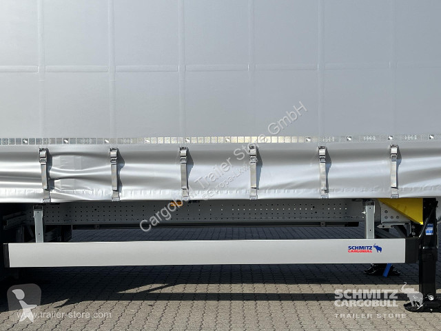 Schmitz Cargobull Curtainsider Mega Getränke...