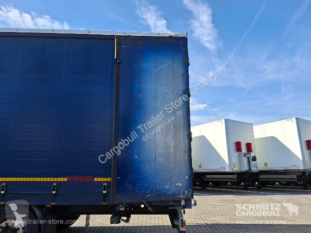 نصف مقطورة Kögel Curtainsider Mega