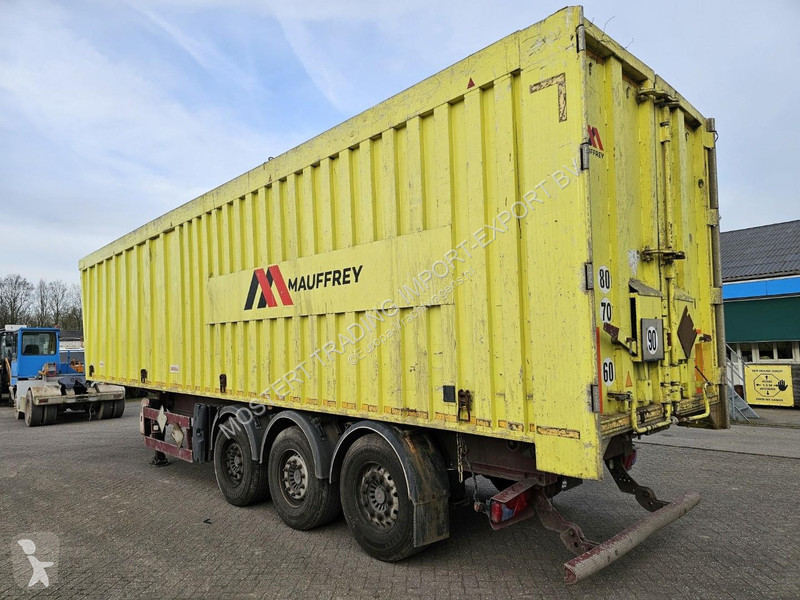 Benalu Sas C39C13 70 M3 semi-trailer