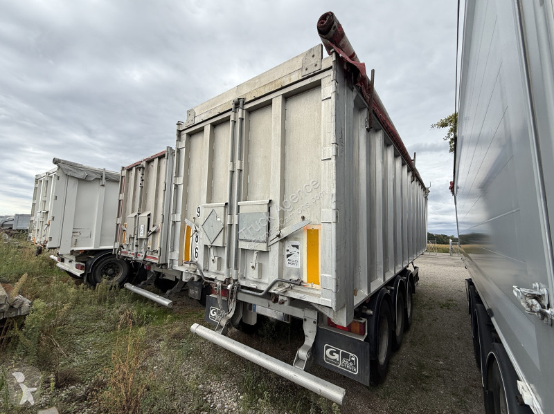 General Trailers  semi-trailer