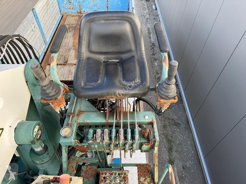 Floor FLUO-24-30H2 3 AXLE BPW + KENNIS...