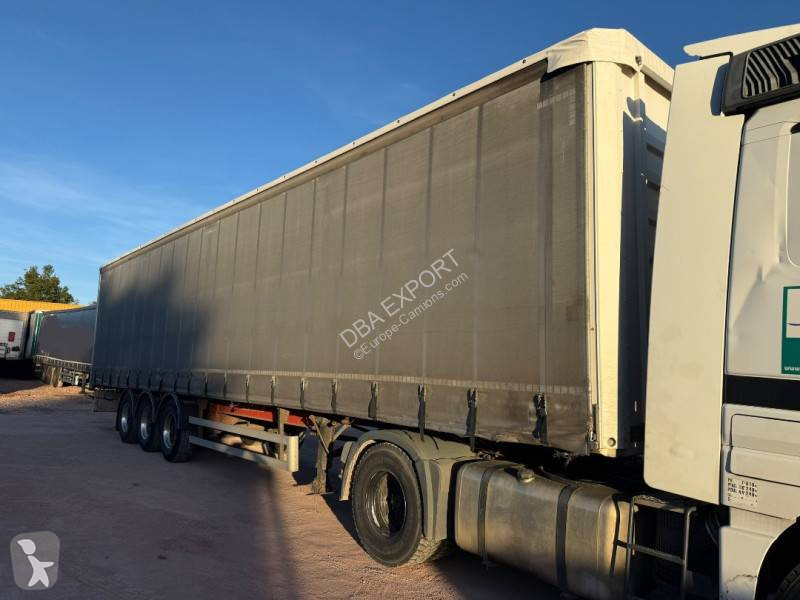 Fruehauf Bâchée semi-trailer